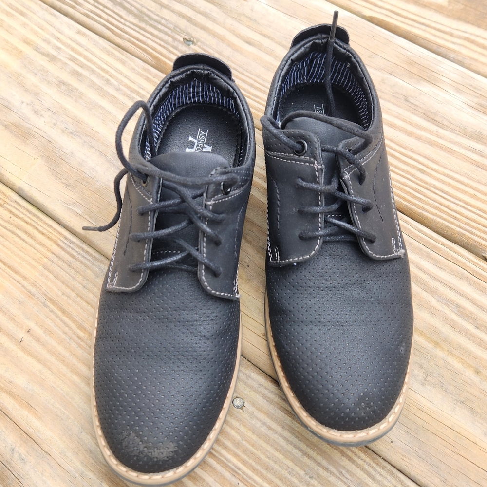 Boys Black Dress Lace-Up Shoes by Ashford Hayes. - Picture 4 of 8